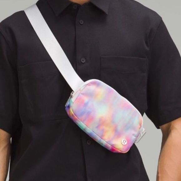 Lululemon Everywhere Belt Bag 1L Unisex Prism OS - Picture 8 of 8